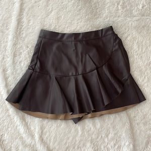 DO+BE leather skort